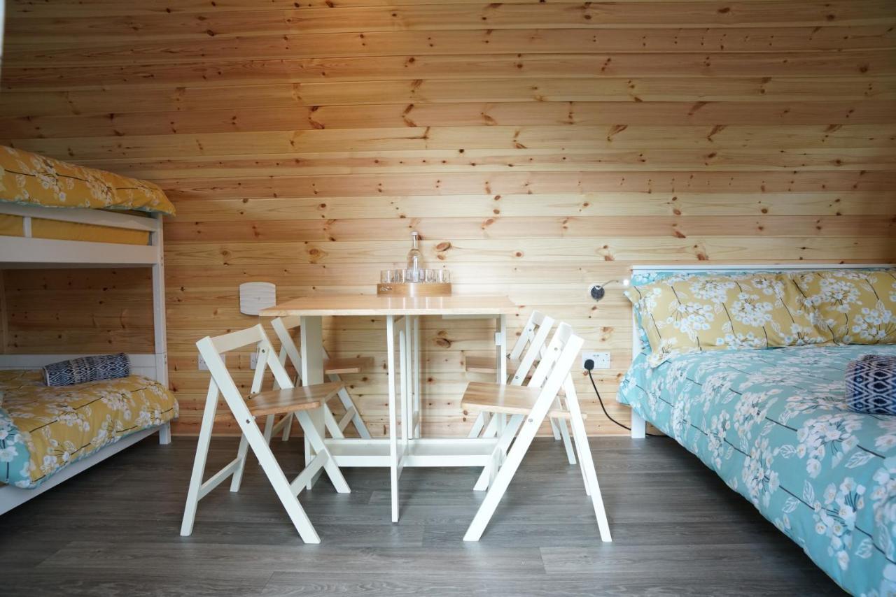 The Piggery Pod Hotel Sittingbourne Buitenkant foto