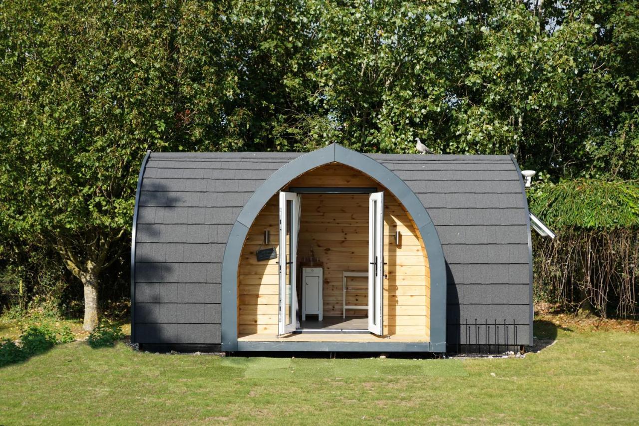The Piggery Pod Hotel Sittingbourne Buitenkant foto