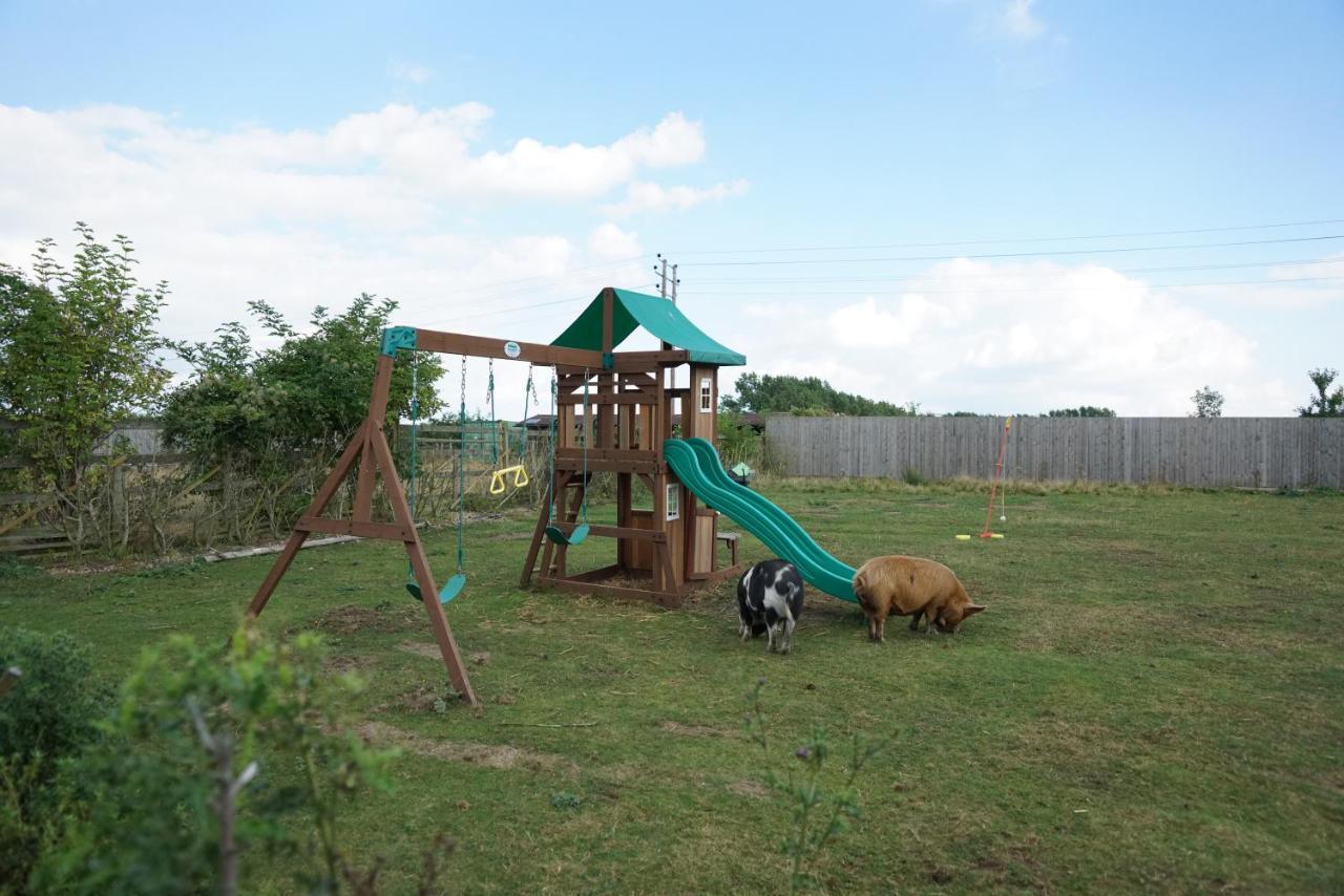 The Piggery Pod Hotel Sittingbourne Buitenkant foto